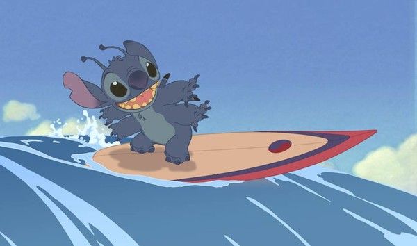 Stitch Faisant Du Surf