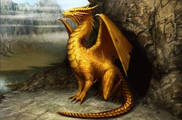 Dragon Doré Sortant De Sa Grotte