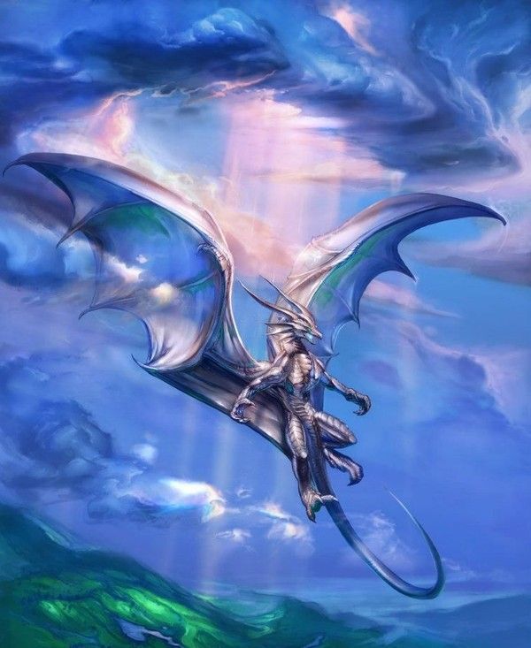 Dragon Argenté Volant Sous Les Rayons De Lumière